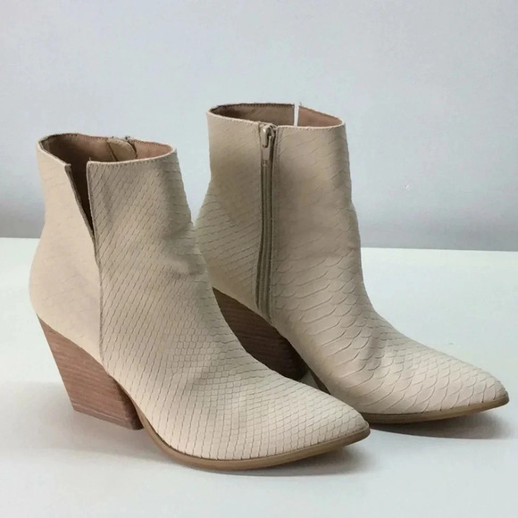 Mi.iM Chunky Heel Side Zipper Cream Ankle Boot - Picture 4 of 9